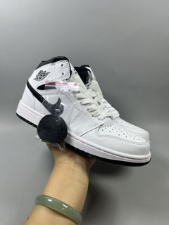 Air Jordan 1 Retro-19