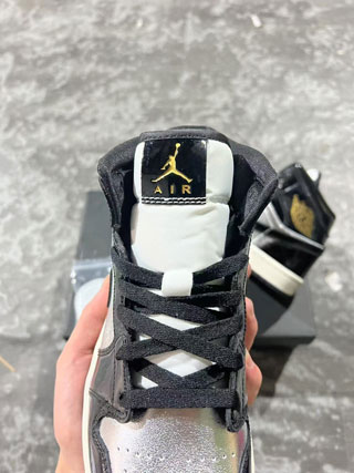 Air Jordan 1 Retro-10