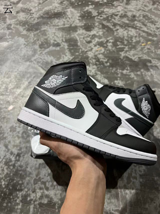 Air Jordan 1 Retro-23