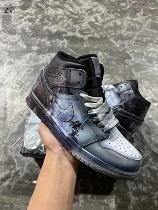 Air Jordan 1 Retro-25