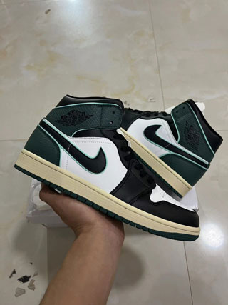 Air Jordan 1 Retro-28